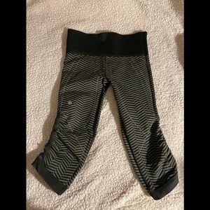 Tight Capri stretchy pants